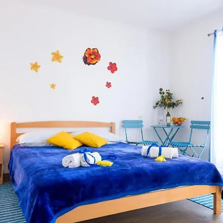 Lora - One-bedroom With Terrace *